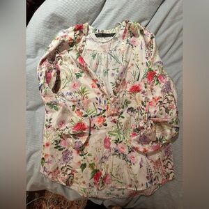 Zara Basic Floral Top with Pastel Hues